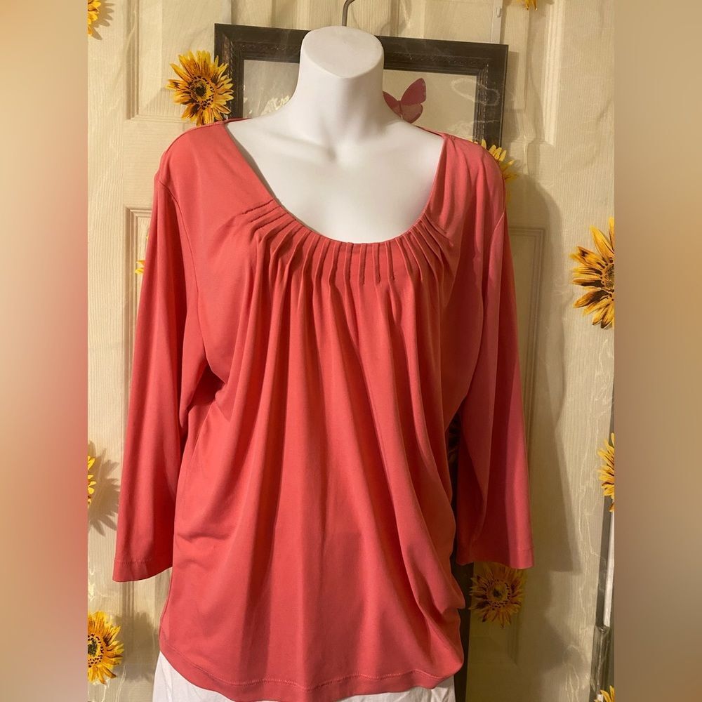 Susan Graver peach/pink Size L Liquid Knit Top, 3/4 Sleeves. Pleated neck